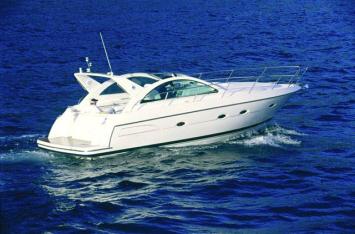 Yachtcharter Pearlsea 36 Open (2cab/1WC) Seite/Heck