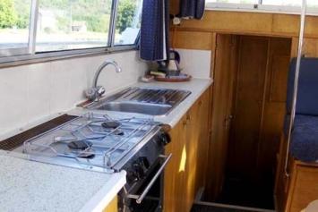 Yachtcharter viking1000 Pantry