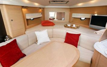 Yachtcharter Monte Carlo 32 HT Salon