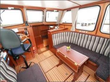Yachtcharter Simmerskip 1050 cruise XL (2Cab/2WC) Salonjpg