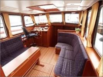 Yachtcharter Simmerskip 1200 AK*cruise hybr (3Cab/3WC) Salon
