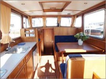 Yachtcharter Simmerskip 900 Ok (1Cab/1WC) Pantry/Salon