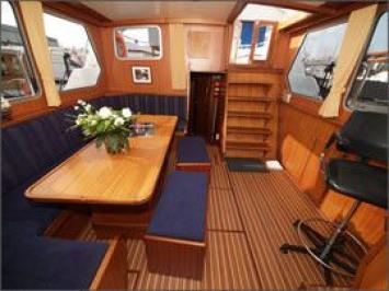 Yachtcharter Vacance Duetkruiser 1300 (3Kab/2WC) Salon