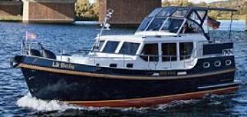 Yachtcharter Gruno 33 Classic Bug/Seitenansicht