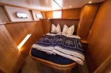 Yachtcharter Gruno 33 Classic Kabine