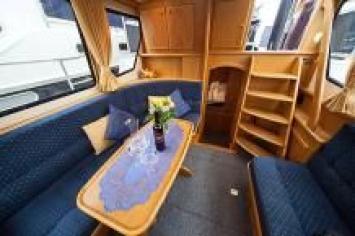 Yachtcharter Gruno 30 Classic (1Cab/1WC) Salon