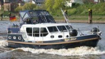 Yachtcharter Gruno 30 Classic (1Cab/1WC) Seitenansicht