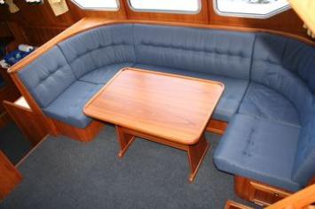 Yachtcharter Euroline 108 (1cab/1WC) Salon