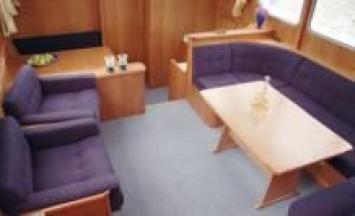 Yachtcharter Euroline 118 (3cab/2WC) Salon