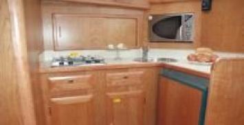 Yachtcharter Euroline 118 (3cab/2WC) Pantry