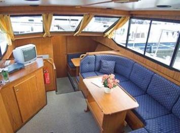 Yachtcharter Vri Jon 35 (2Cab/2WC) Salon