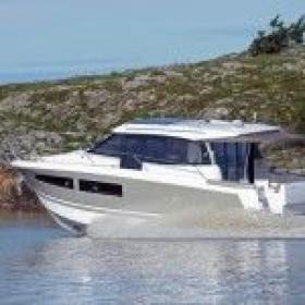 Yachtcharter Jeanneau NC 9 (2Cab/1WC) Seite