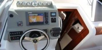 Yachtcharter Jeanneau NC 9 (2Cab/1WC) Cockpit