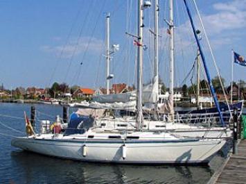 Yachtcharter Apollo 12 /3Cab/1WC) Seitenansicht