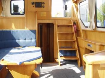 Yachtcharter Gruno 33 (2Cab/1WC) Salon