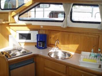 Yachtcharter Gruno 33 (2Cab/1WC) Pantry