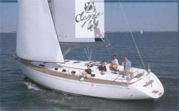 Yachtcharter Dufour 43 Classic Seitenansicht