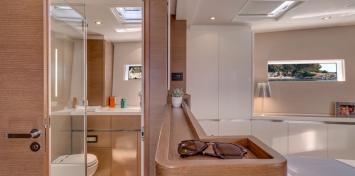 Yachtcharter CNB 76_ 4Cab 4WC 