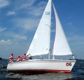 Yachtcharter Sportina 680_2Cab Seitenansicht