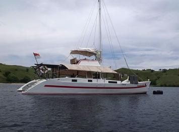 Yachtcharter Balicat 48 4 Cab Side