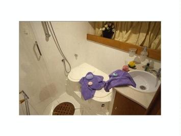 Yachtcharter Alena 43 (3Cab/2WC) WC