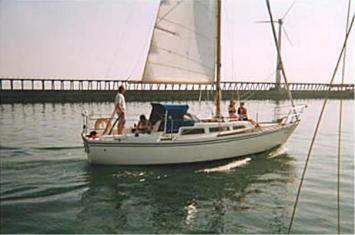 Yachtcharter Jaguar_27_(1Cab/1WC)