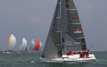Yachtcharter Grand Surprise Seitenansicht