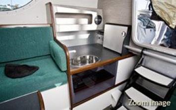 Yachtcharter  	Dragonfly 28 Sport (2Cab/1WC) Pantry