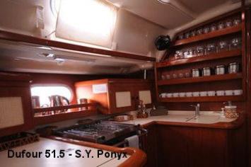 Yachtcharter Dufour 51.5 (5Cab/5WC) Pantry