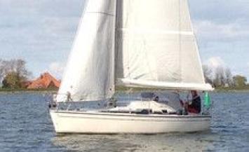 Yachtcharter Dehler 25 (1Cab/1WC) Seitenansicht