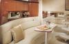 Yachtcharter Sea Ray 375 Sundancer (2Cab/1WC) Salon