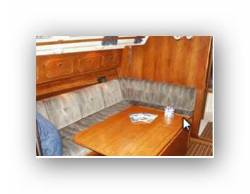 Yachtcharter Friedship33 2Cab 1WC Salon