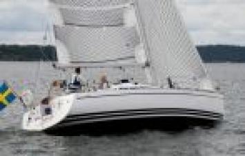 Yachtcharter  	Arcona 370 (2Cab/1WC) Seite/Heck