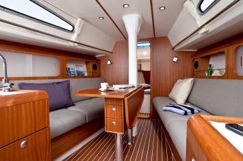 Yachtcharter Dehler32 2Cab 1WC  Salon