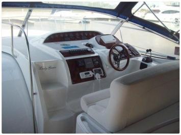 Yachtcharter Mira 40 Open (3Cab/2WC) Cockpit