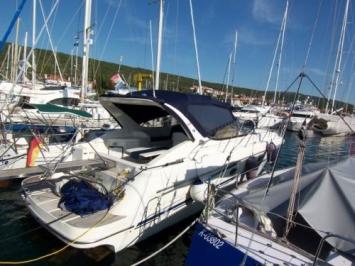 Yachtcharter Mira 40 Open (3Cab/2WC) Heck Seite