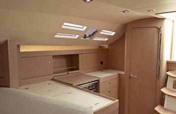 Yachtcharter Azuree 40_3Cab Pantry