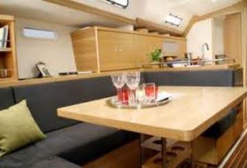 Yachtcharter Hanse 43 (3cab/2wc) salon