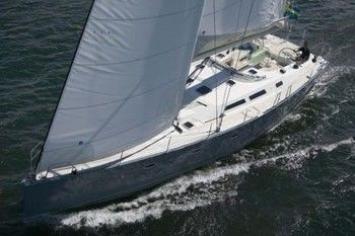 Yachtcharter Hanse 54 (4Cab/4WC) Seite/Deck