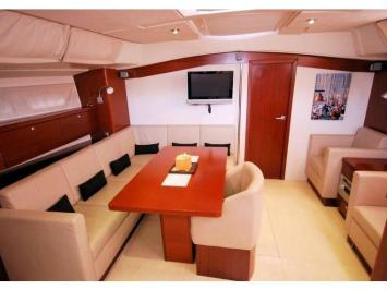 Yachtcharter Hanse 54 (4Cab/4WC) Salon