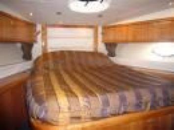 Yachtcharter Sunseeker Predator 55 3Cab 2WC Kabine