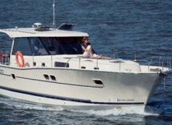 Yachtcharter Delphia 1350 Escape (3Kab/2WC) Seite/Bug