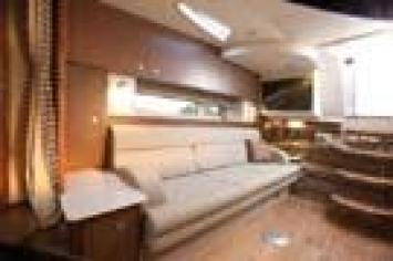 Yachtcharter Sea Ray 370 Sundancer (2Cab/1WC) Salon