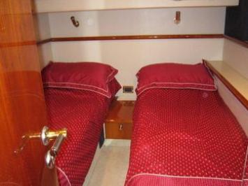 Yachtcharter Sunseeker Camargue 51 (3Cab/2WC) Kabine