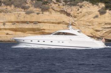 Yachtcharter Princess V65 (3 Cab./3 WC) Seitenansicht