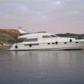 Yachtcharter Fairline Squadron 56 (3+1Cab/2+1WC) Seitenansicht