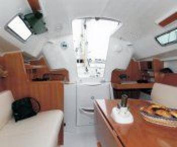 Yachtcharter First 25.7 (1Cab/1WC)