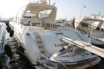 Yachtcharter Leopard 23 (3Cab/3WC) Heck