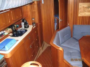 Yachtcharter Bavaria 410 4cab pantry