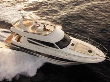 Yachtcharter Prestige 510 Fly Seite Deck